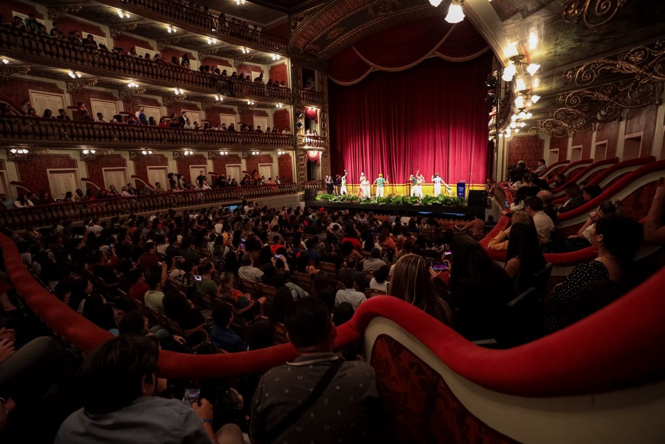 "Público Y20 no Theatro da Paz"
