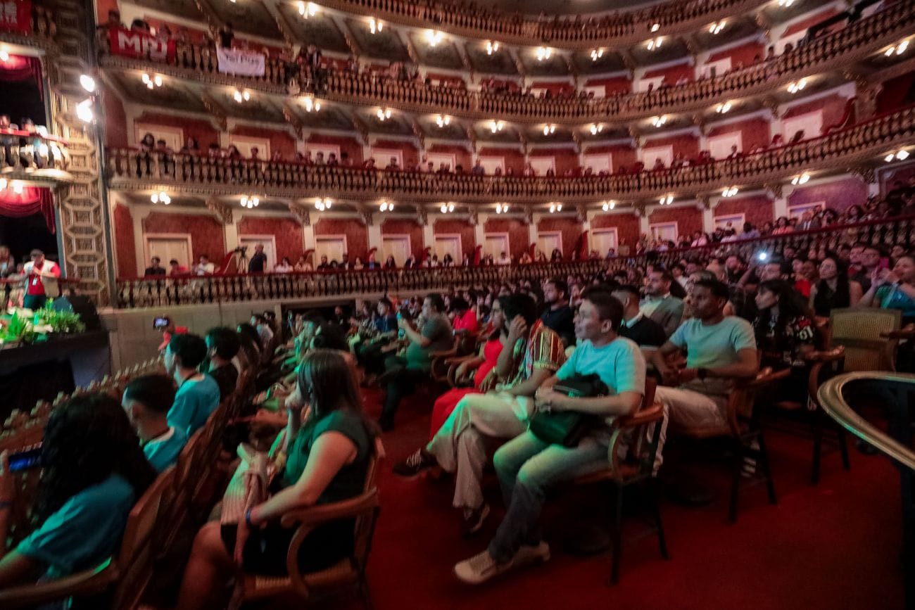 "Público Y20 no Theatro da Paz"