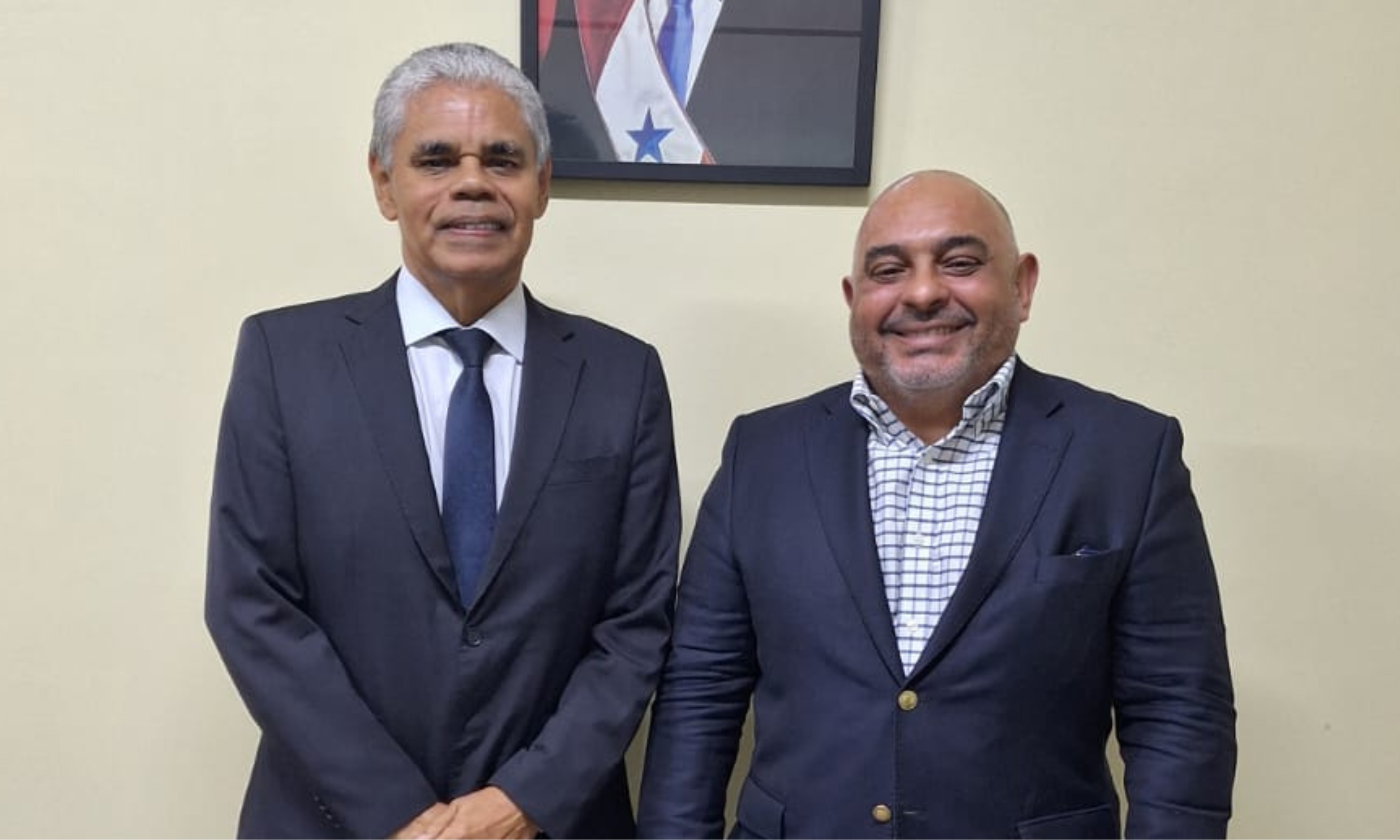 Desembargador e secretário