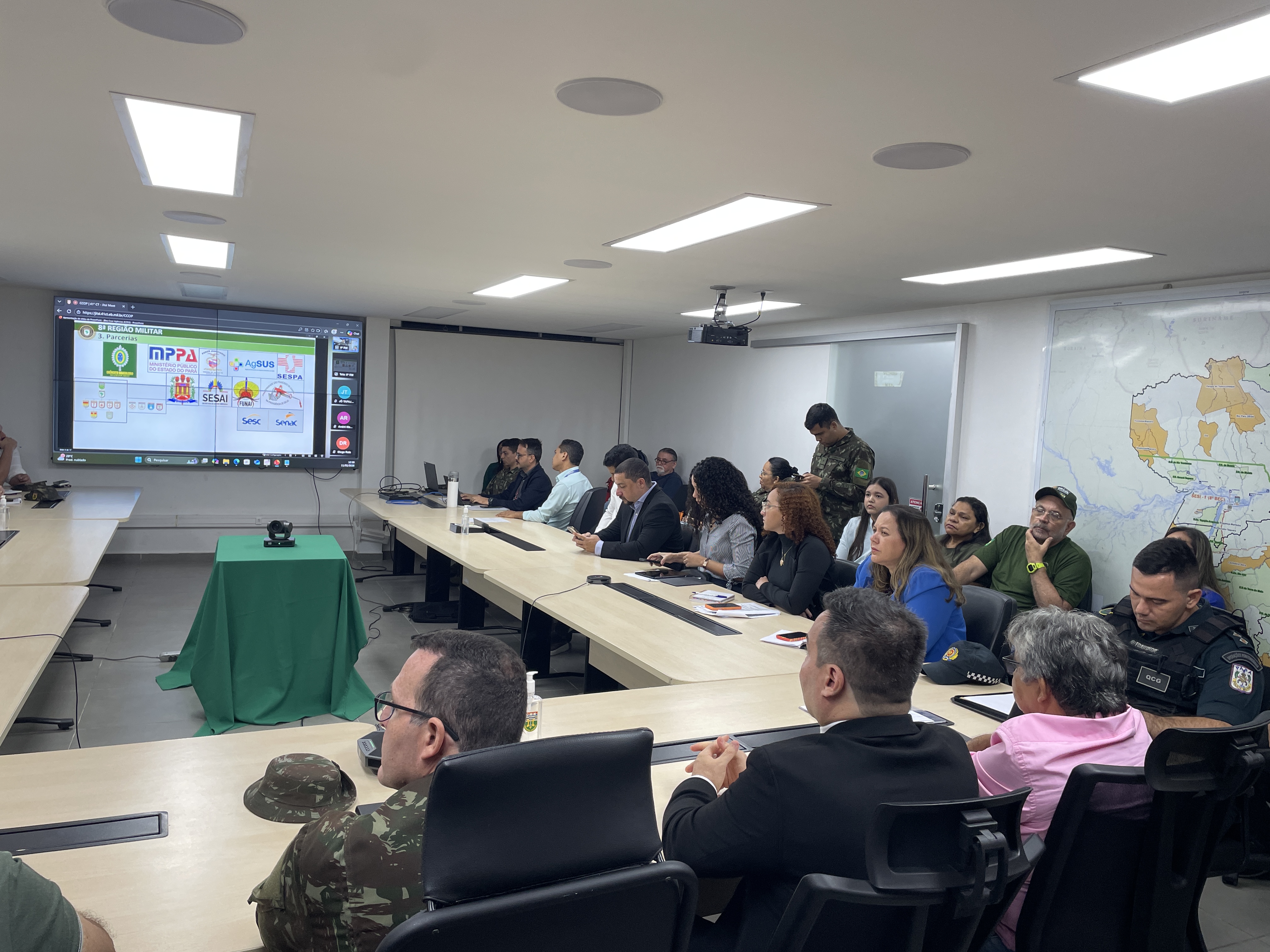 Reunião no Comando da 8ª Região Militar