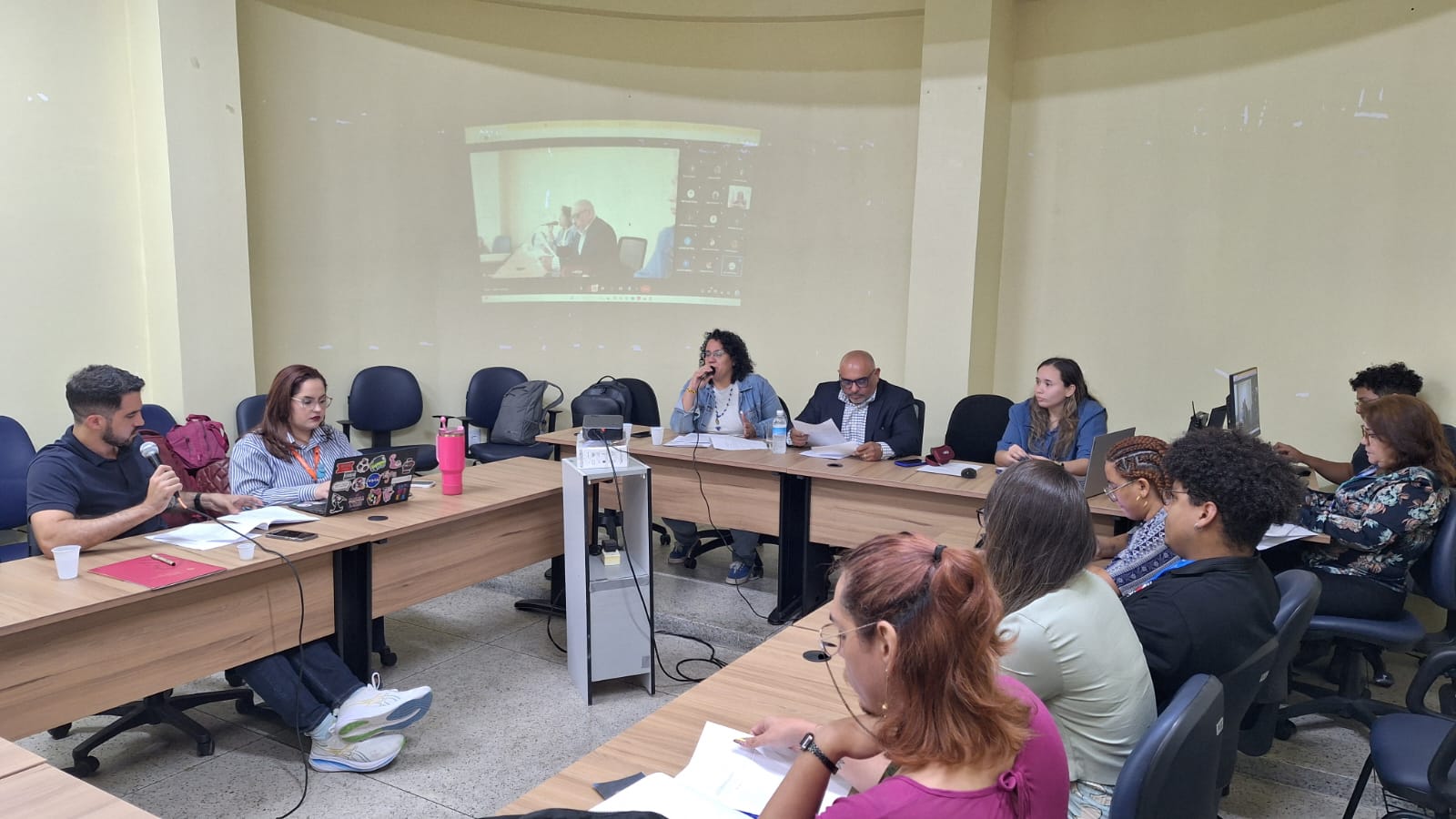 Mesa com os membros do Conselho Estadual de Direitos Humanos