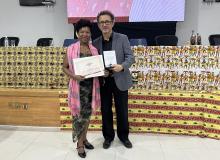 Homenageada com a comenda