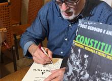 José Genuíno autografa livros