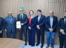 Autoridades que sancionaram a lei 