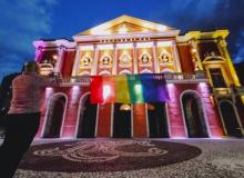 Teatro da Paz nas cores LGBT
