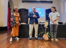 Secretario fazendo discurso